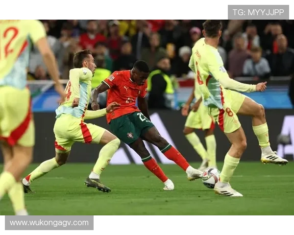 祖比门迪为何评价两极分化？战术角色与比赛影响力解析