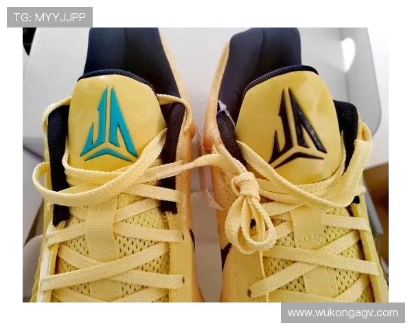 莫兰特又双叒夜店蹦迪了，这回穿的还是镶钻高跟鞋？