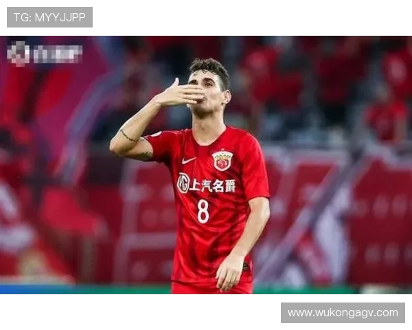 本赛季较上季更爱直塞，组织中场奥斯卡撕裂防线